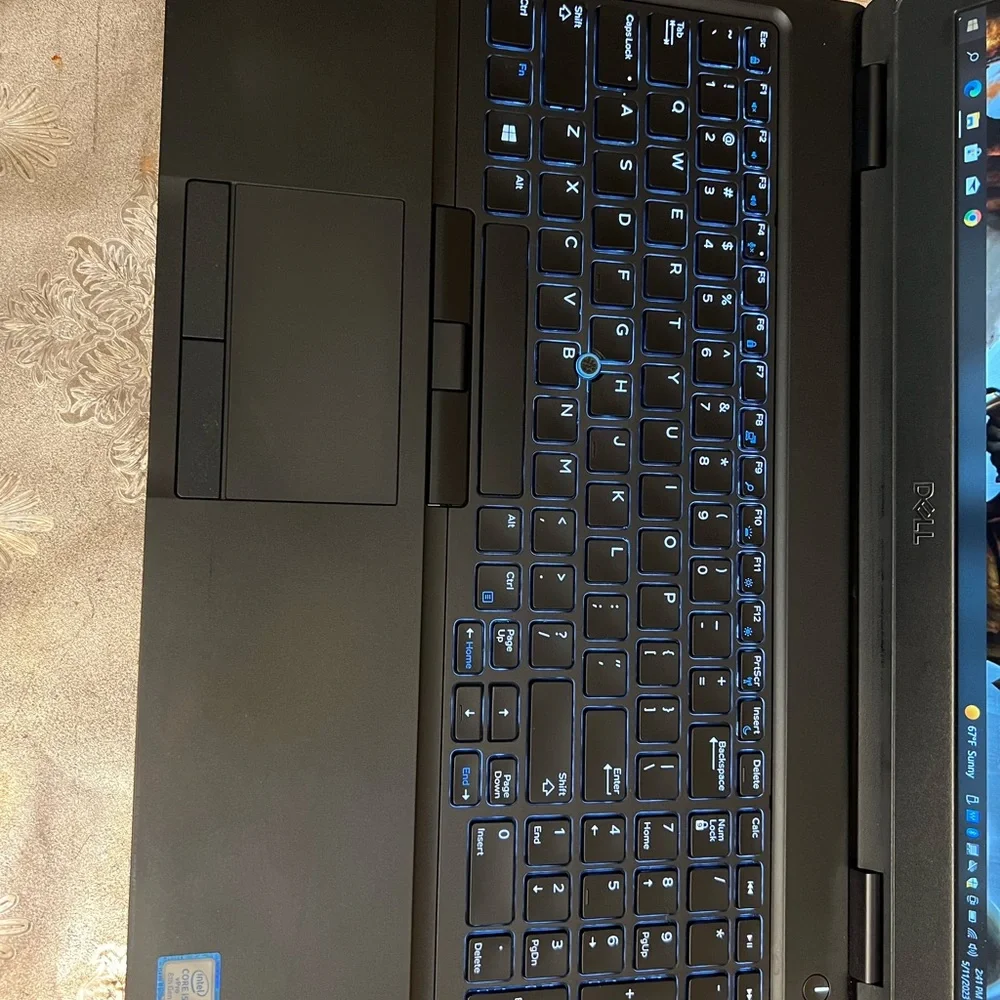 Dell Latitude E5570 Laptop 15.6inch/ intel i5-6300/ 8GB RAM/ 256GB SSD